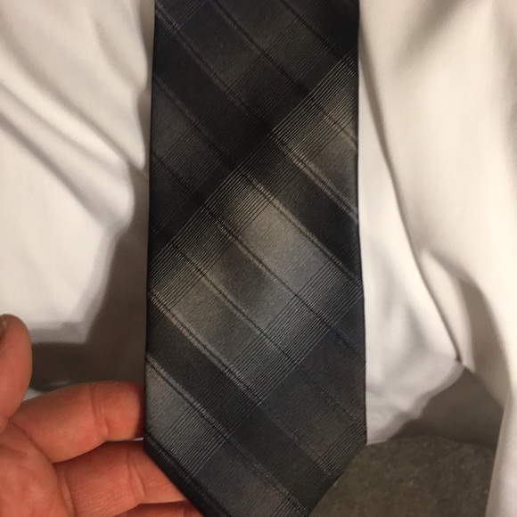 Men’s tie - Picture 3 of 5